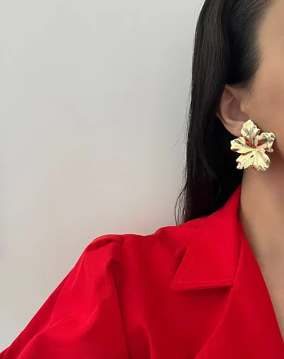 گوشواره طلایی طرح گلبرگ