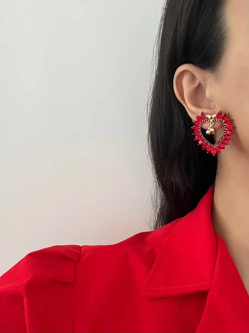 گوشواره جواهری قرمز طرح قلب خاص