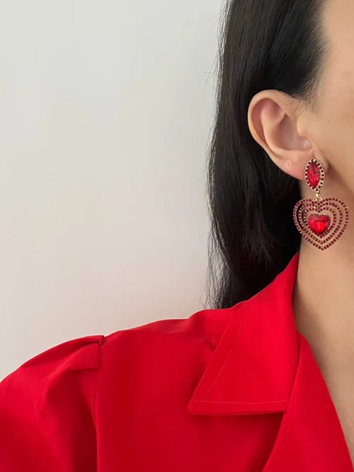 گوشواره جواهری قرمز طرح قلب آویز