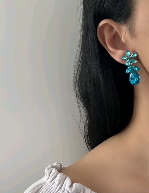 گوشواره جواهری آبی اپالایتی طرح گل