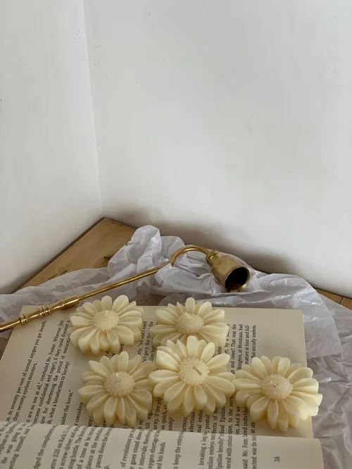 شمع طرح بابونه