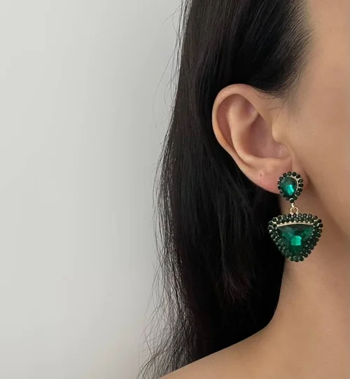 گوشواره جواهری سبز طرح مثلثی